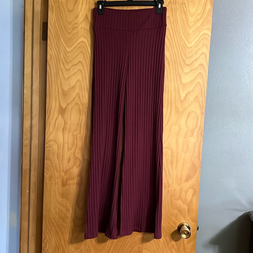 White Birch. Wide leg pant size medium burgundy